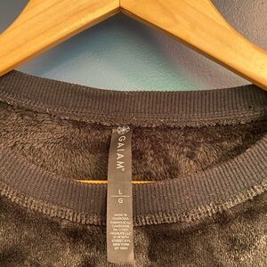 GAIAM Black Fleece (Faux-fur style) crewneck Unisex L